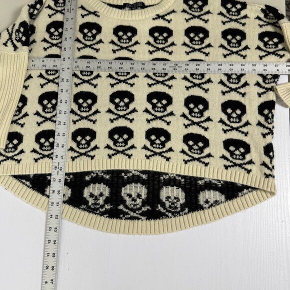 Love Culture Sweater Sz S/M Cream//Black Skull & Crossbones Pullover Emo Goth - Picture 5 of 6